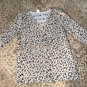 Sew in love long sleeve top. Like new condition.